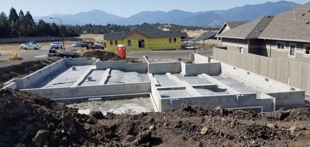 Poured concrete building foundation walls on a Medford, Oregon job site