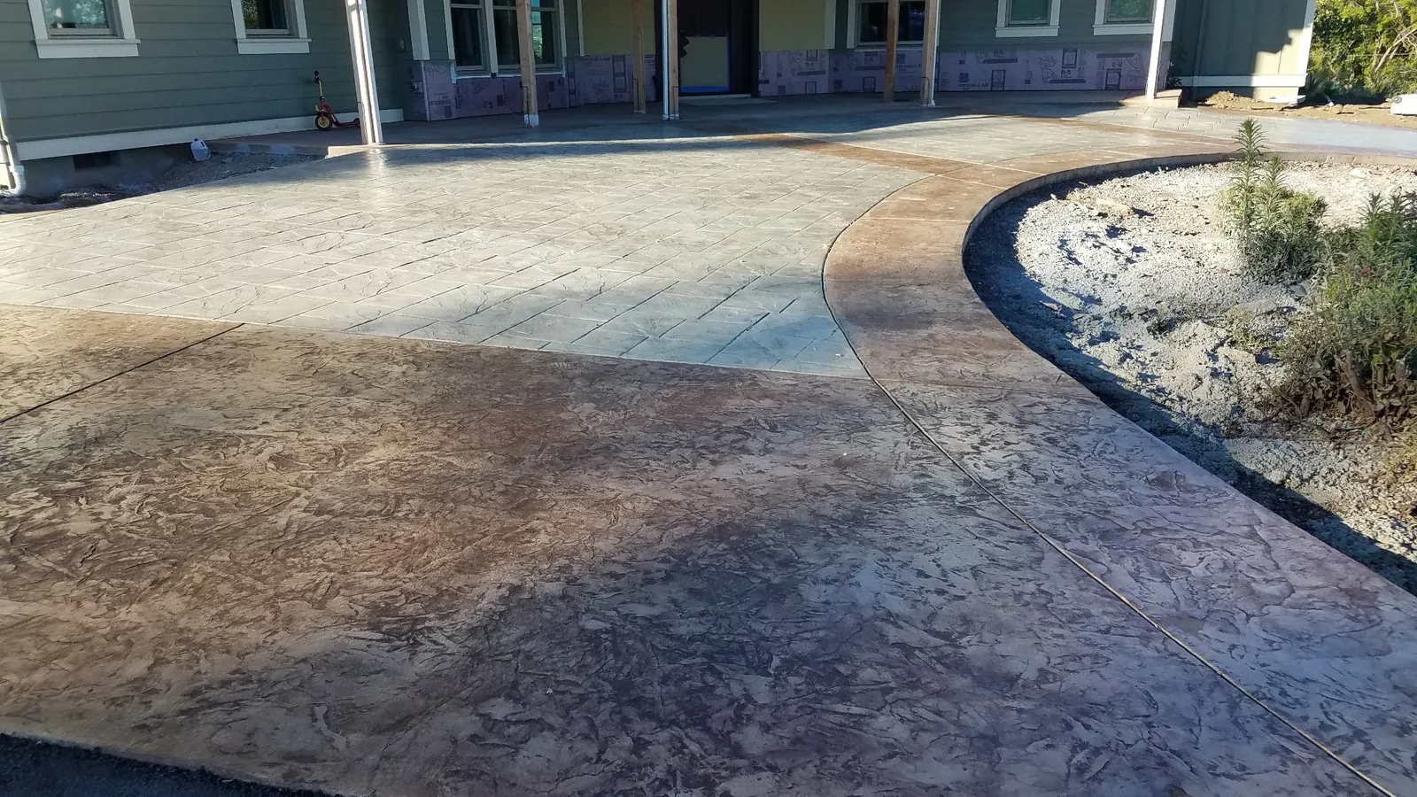 Custom concrete steps and landing at a Southern Oregon home